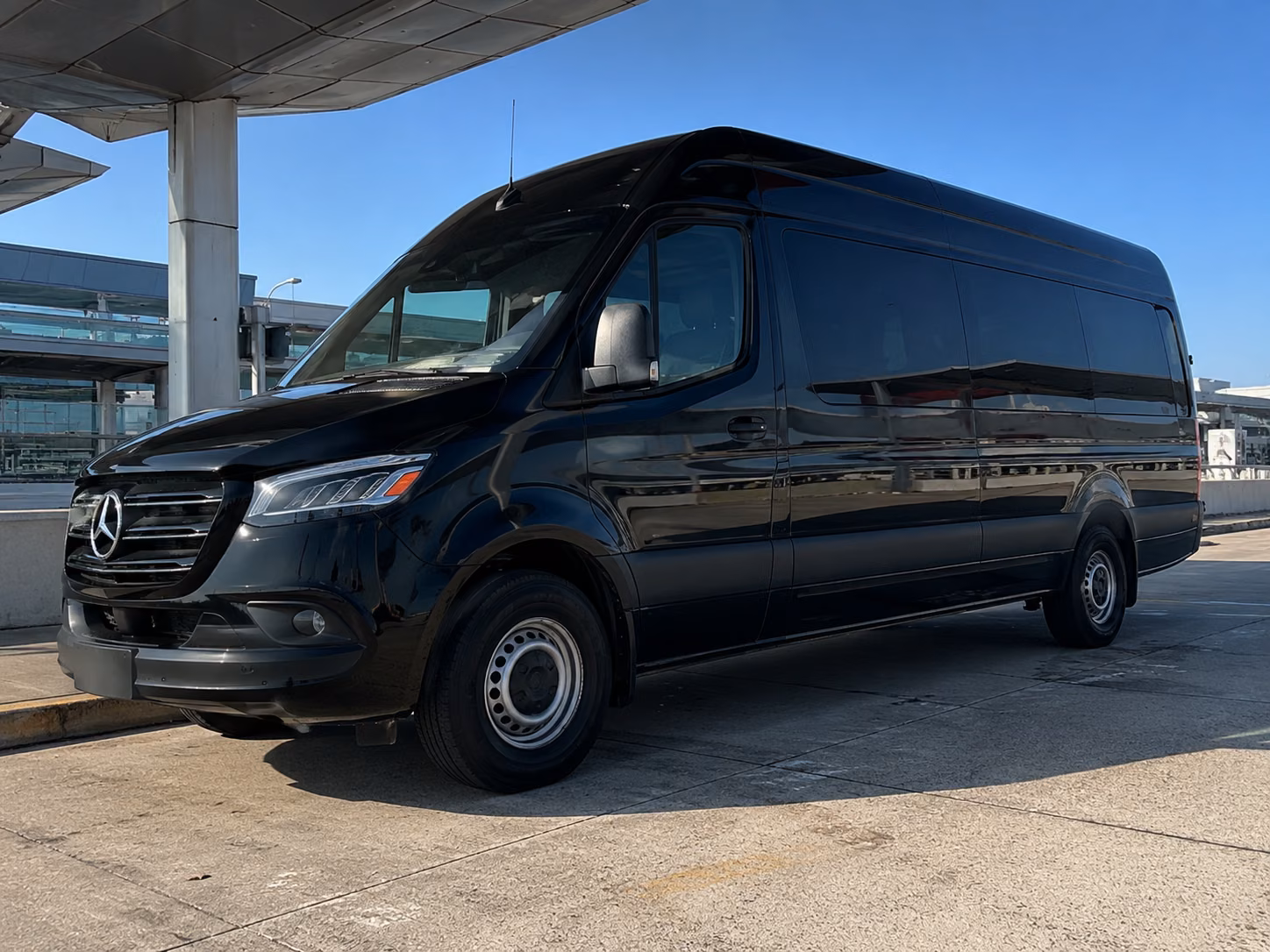 guest shuttles to nomad wine works and wedding venues around high point
